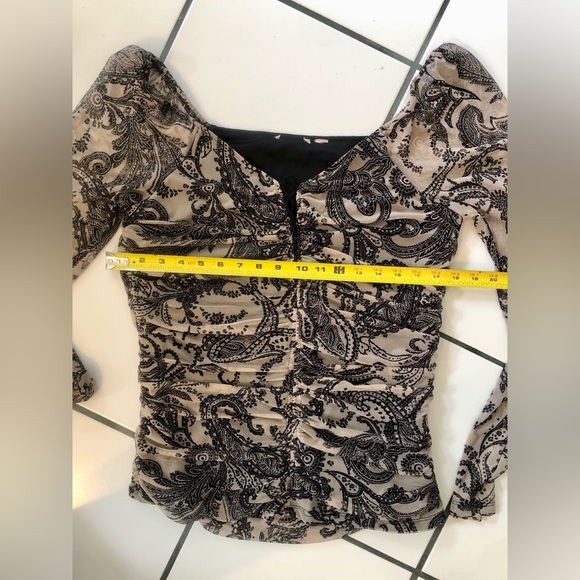 Ladies sheer mesh long sleeved top sized for L or XL - Picture 3 of 10